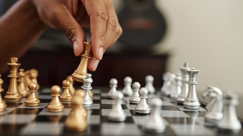 Cờ Vua là trò chơi trí tuệ giúp người chơi rèn tư duy chiến thuật, khả năng quan sát và tính kiên nhẫn. 