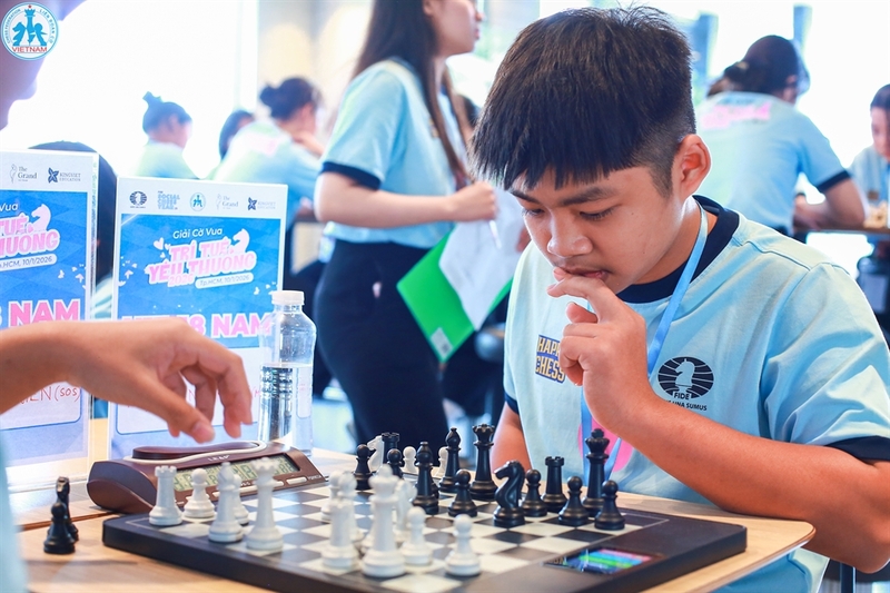 Luyện tập đều đặn, giải bài chiến thuật và xem lại ván đấu giúp người chơi cải thiện trình độ nhanh hơn. 