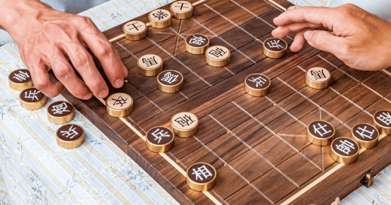 Sông Hà là khoảng trống ở giữa bàn cờ tướng, tượng trưng cho ranh giới chiến tuyến của hai bên.