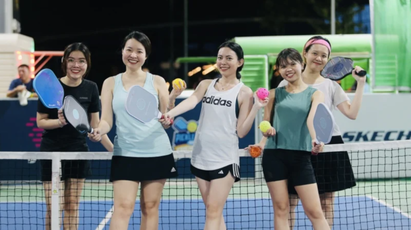Pickleball ngày càng được yêu thích vì dễ học, vui nhộn, ít áp lực và phù hợp với đời sống hiện đại. 