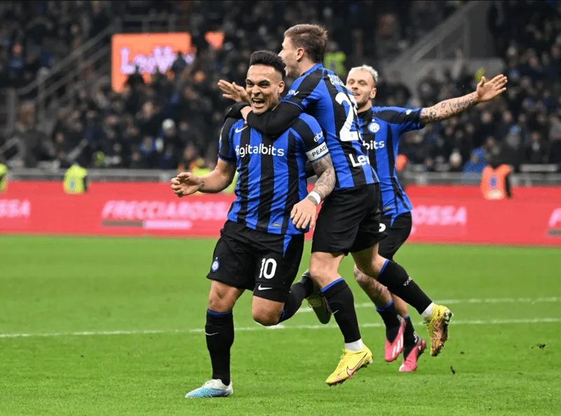 Tuyến giữa Inter Milan thi đấu linh hoạt, giữ nhịp độ và kiểm soát không gian đỉnh cao.