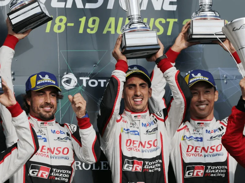 Alonso thi đấu thăng hoa và hai lần bước lên bục cao nhất tại giải đua 24 Hours of Le Mans.